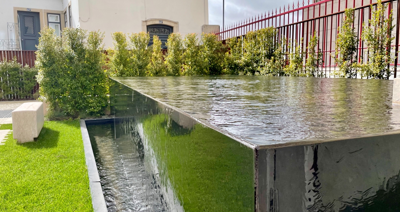 Water Mirror